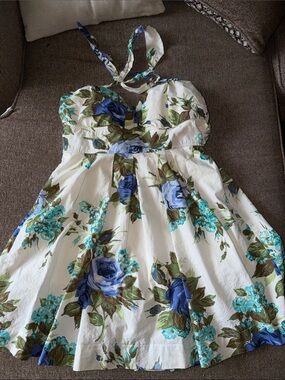 Three pink hearts Trixxi Floral Halter Sun Dress Blue & green Hydrangea print